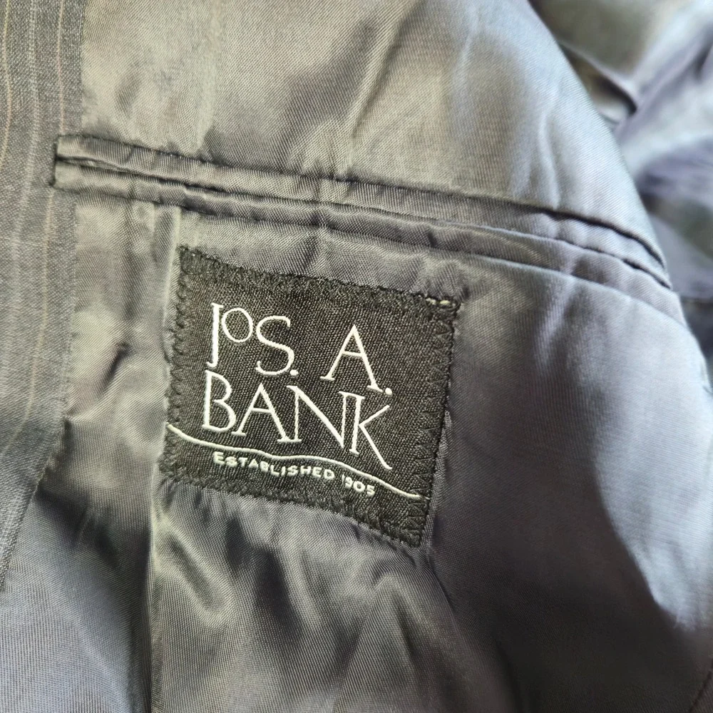 Jos. A. Bank Blazer Mens 40R Charcoal Gray Pinstripe 100% Wool 2-Button Coat